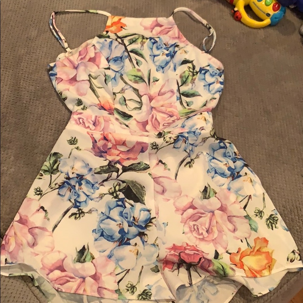 Floral print tie back romper